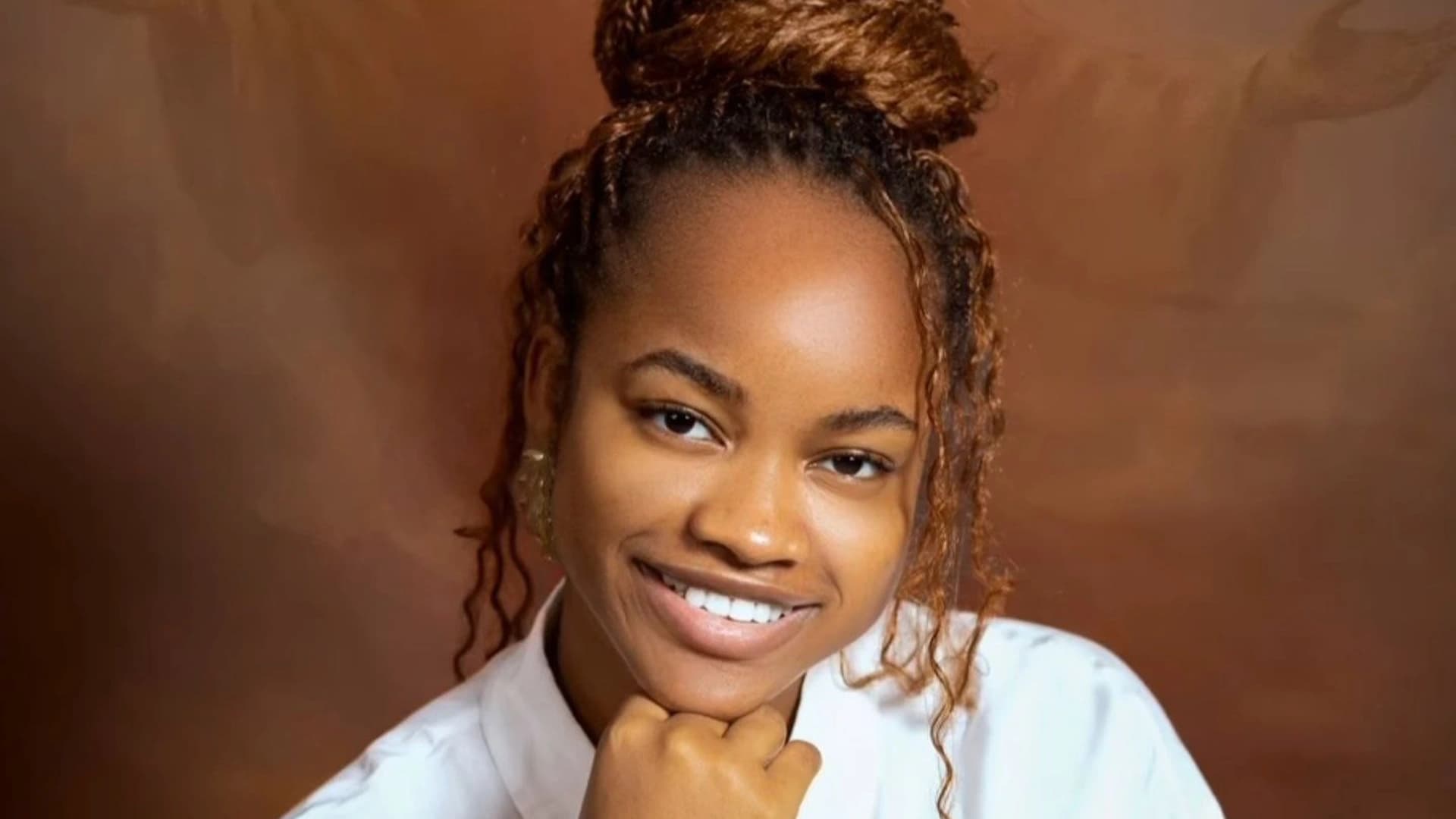 The Girl Who Walks With Purpose — Vandah, Light in the Web3 World